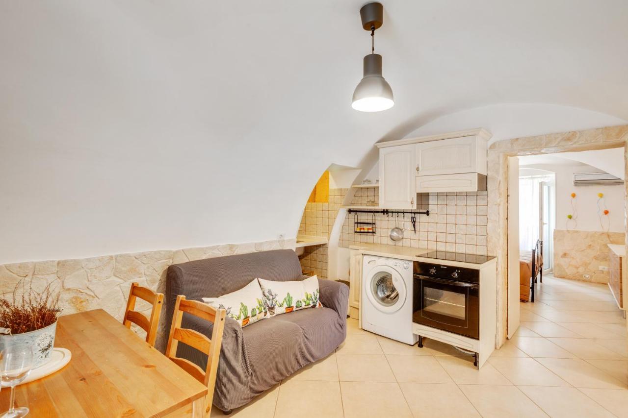 La Chicca Historic Center Beautiful Flat Apartment Monopoli Bagian luar foto